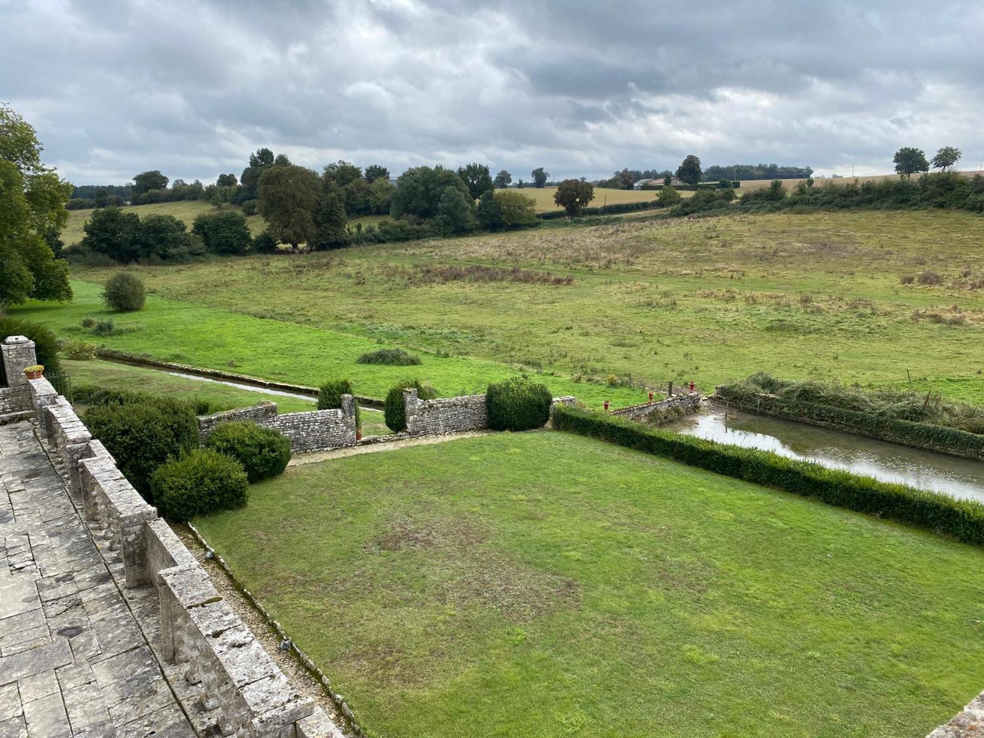 Chateau De Cibioux Surin  Exteriör bild